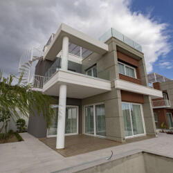 Paradise Hill Exterior